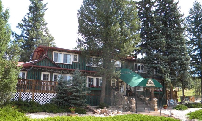 Evergreen Meadows Bed & Breakfast | Bears Inn Mountain Retreat