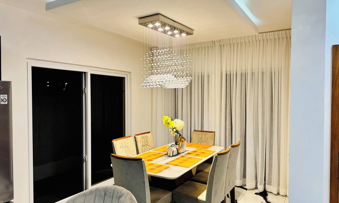 Sector 1 Nor-Oeste House | Beatiful 4-bedroom house with POOL