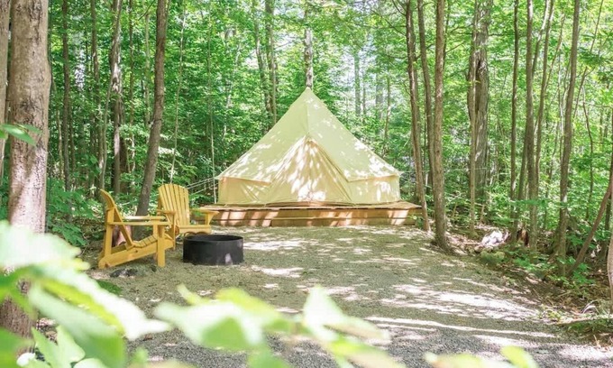 Miller Lake House | “Beatnik” Luxury Glamping Yurt | Tobermory