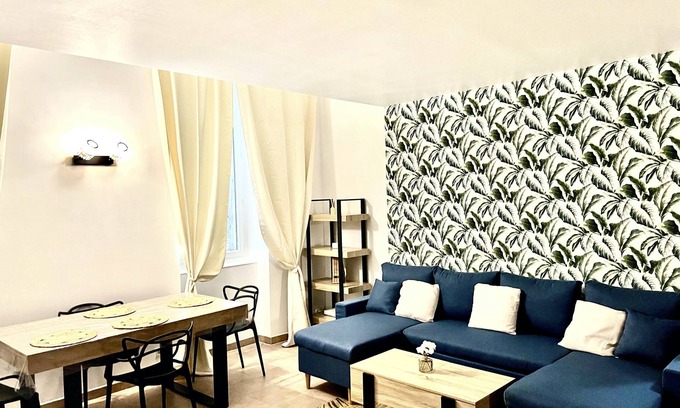 Noailles Apartment | BEAU 48 M2 VIEUX PORT