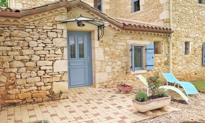 Blanquefort-sur-Briolance House | Beautiful villa for 4 guests with WIFI, TV, terrace, pets allowed, panoramic view and parking