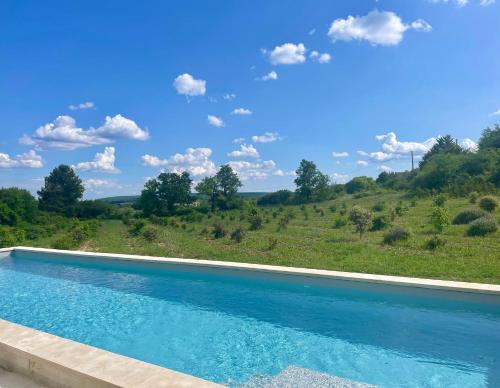 Le Garn House | Beau gite avec couloir de nage