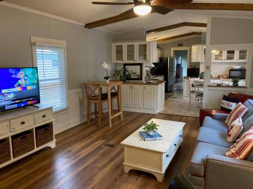 Burton House | Beaufort SC New Renovation, Close to Parris Island, Historic Downtown, Beautiful Beaches, Sleeps 6