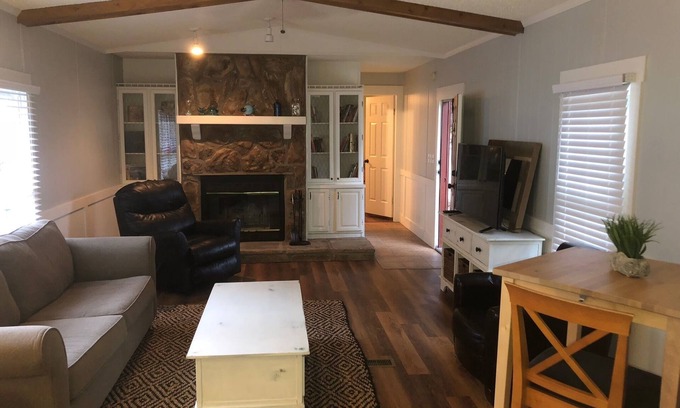 Burton House | Beaufort SC Newly Renovated 2 Bedroom 2 Bath Sleeps 6