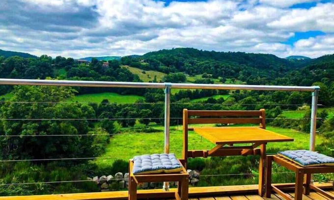Solignac-sur-Loire Apartment | Beaume d’ataraxie-Mountain View Apartment 3