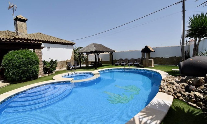 Chiclana de la Frontera Villa | Beautiful private Villa with pool with outdoor Jacuzzi and air conditioning