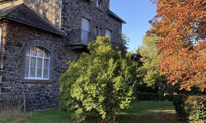Neussargues-Moissac Apartment | Beautiful apartment in traditional house