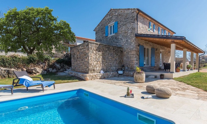 Municipality of Sveti Lovrec Cottage | Beautiful stone house with large garden (600 m2) and private pool
