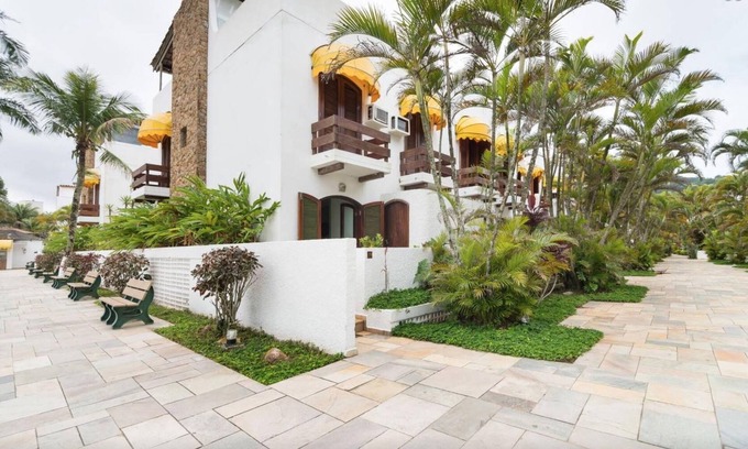 Loteamento Joao Batista Juliao House | Beautiful House Foot in the Sand