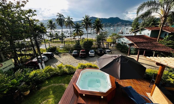 Marinas House | BEAUTIFUL HOUSE IN ANGRA WITH SEA VIEW