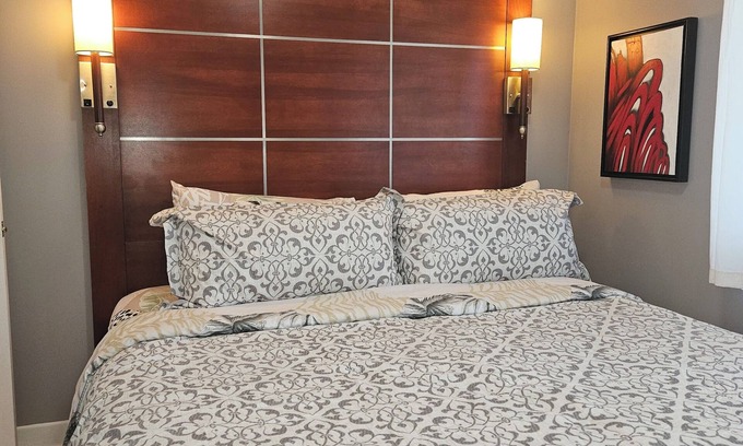 Sainte-Anne-de-Bellevue Apartment | Beautiful 1-bedroom apartment with AC, WiFi & Parking in Sainte-Anne-de-Bellevue