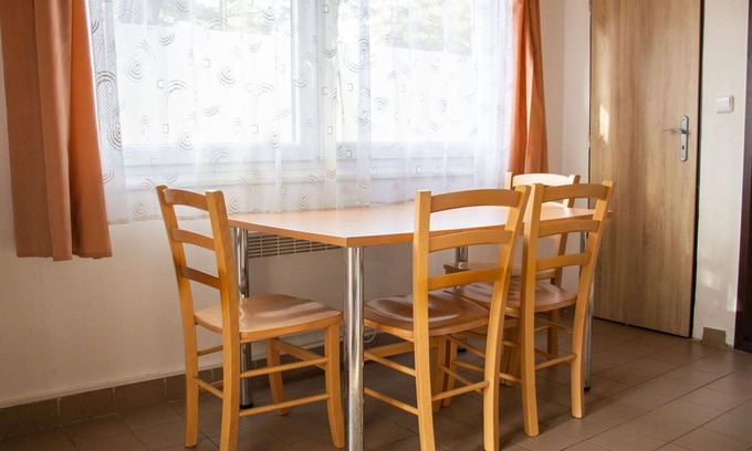 Hradec Kralove House | Beautiful apartment in villa for 12 guests with WIFI, TV, patio, pets allowed and parking