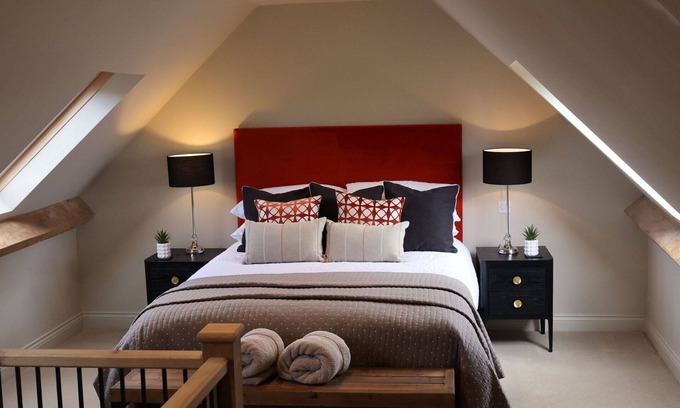 Quedgeley House | Beautiful villa for 2 guests with WIFI, terrace, pets allowed and parking