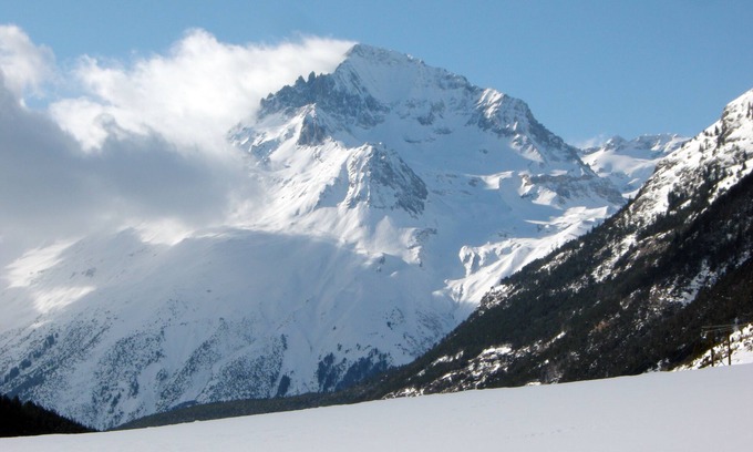 Val Cenis Apartment | Beautiful apartment for 5 people at the foot of the village center piste (ref J1)