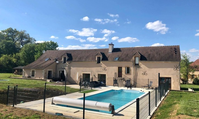 Saint-Malo-en-Donziois Other | Beautifully Converted Farmhouse, family friendly with heated pool, huge garden