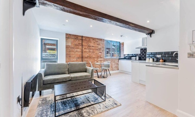 Burton on Trent Apartment | Beautiful 1 Bedroom Apartment in Burton-on-Trent