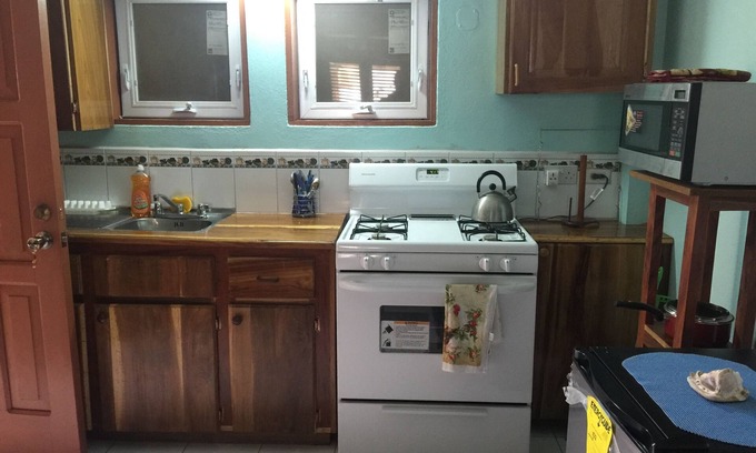 Laborie Apartment | Beautiful 1 bed apartment by the sea