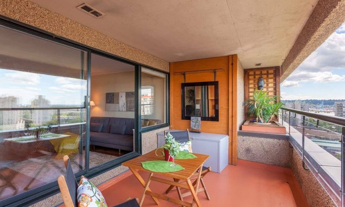 Downtown New Westminster Apartment | Beautiful 1 bedroom with Breathtaking views