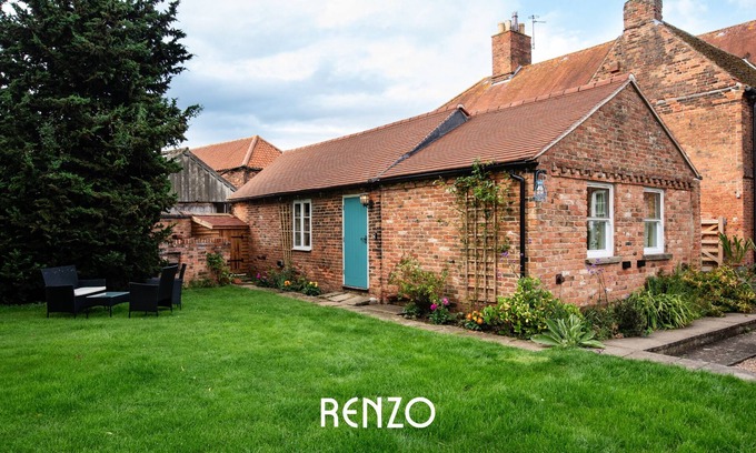 Stoke Bardolph Cottage | Beautiful 1-bed Cottage in Nottingham by Renzo, Stunning Countryside Location!