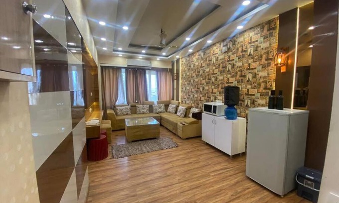 Indirapuram Apartment | Beautiful 1 Bed Room