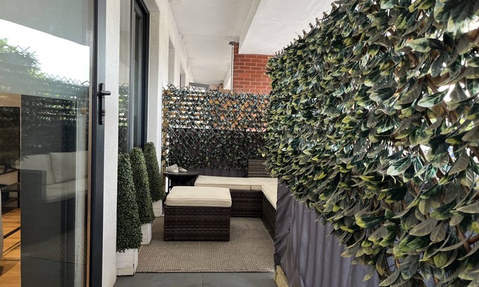 Broxbourne Apartment | Beautiful 1 Bedroom Apartment - great location!