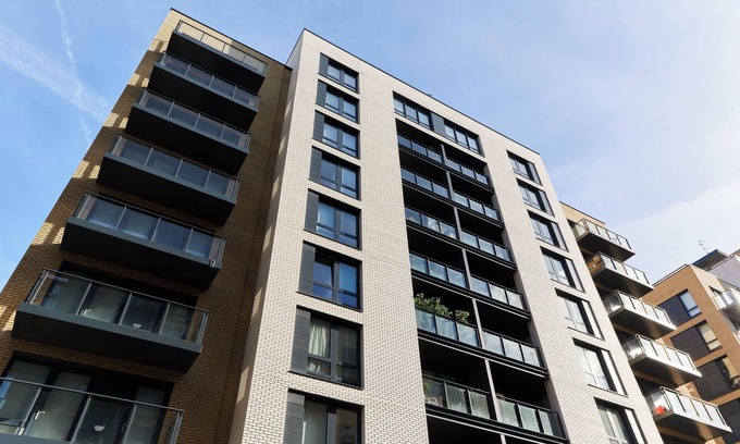 Tower Hamlets Apartment | Beautiful 1 Bedroom with Balcony Near Mile End
