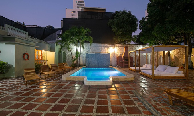 Manga House | Beautiful 11 Bedroom Mansion Near the Old City
