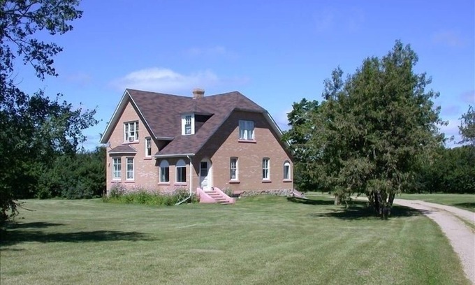 Division No. 16 House | Beautiful 1921 brick and fieldstone Country Country . The Tummel house