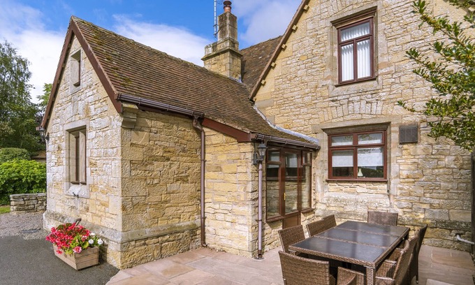 Aymestrey House | Beautiful 19th Century Stone Cottage