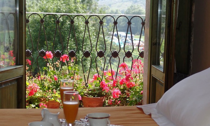San Miguel de Aras Villa | Beautiful 19th century manor house between the sea and the mountains.