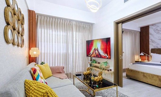 Sarasota Apartment | Beautiful 1BR Apartment, Fast Wi-Fi, Spectacular Rooftop Terrace, Gym, Pool