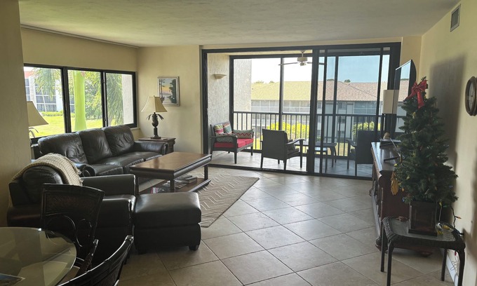 McGregor Condo | Beautiful 2/2 condo in gated community on the River