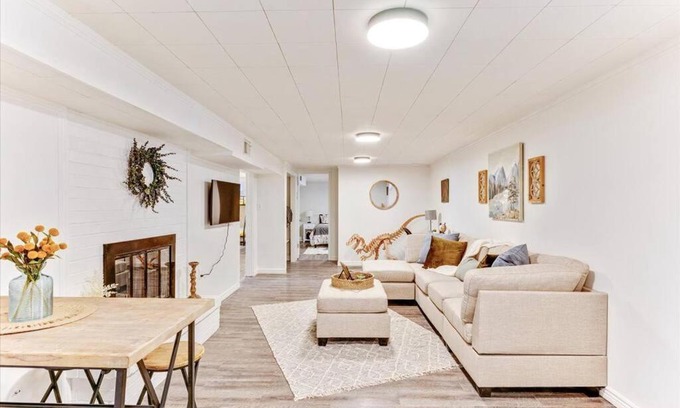 South Ogden House | Beautiful 2 BD Basement in Ogden, Sleeps 5+ !