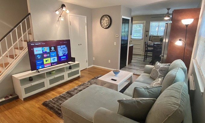 East Shore Condo | Beautiful 2 bdr condo