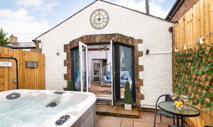 Hayton Cottage | Beautiful 2-Bed Cottage in Brampton