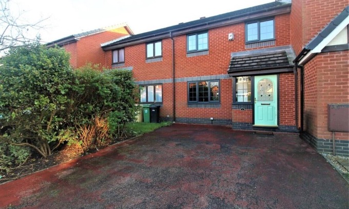 Bolton House | Beautiful 2-Bed House in Bolton with free parking