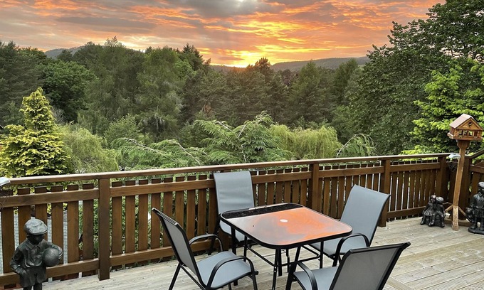 Blair Atholl Cabin | Beautiful 2 bedroom Lodge with stunning views