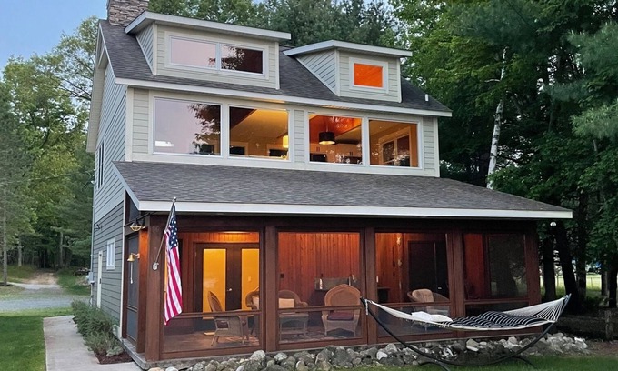 Baldwin House | Beautiful 2 bedroom/1 Bathroom Guest House on Big Star Lake, Sleeps 4