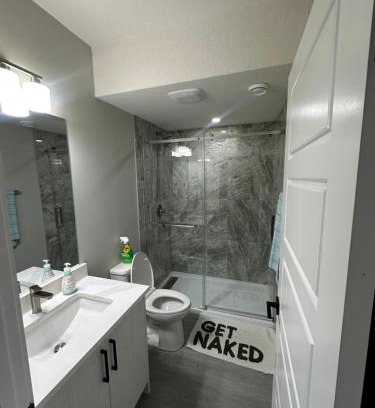 Calgary Apartment | Beautiful 2 bedroom 2 bath in NW Calgary