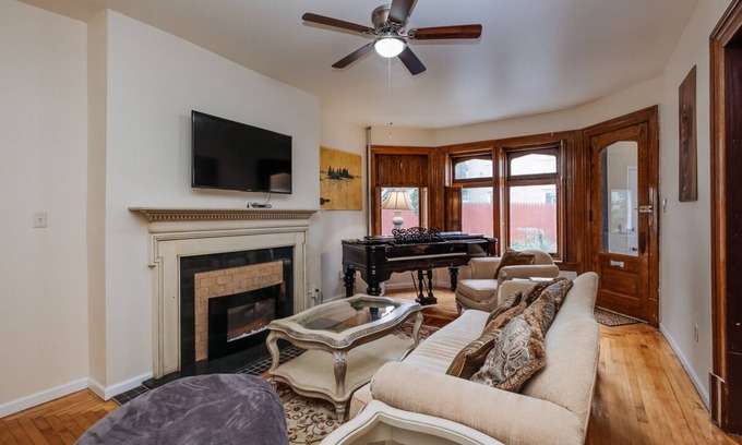 Hamilton District Apartment | Beautiful 2 Bedroom Apartment in Allentown Center - Enhanced Cleaning