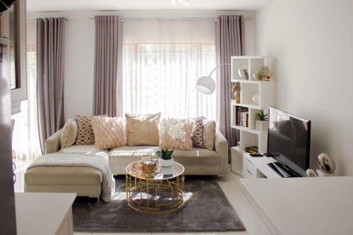 Greater Johannesburg Metropolitan Area Apartment | Beautiful 2 bedroom Apartment near Monte Casino