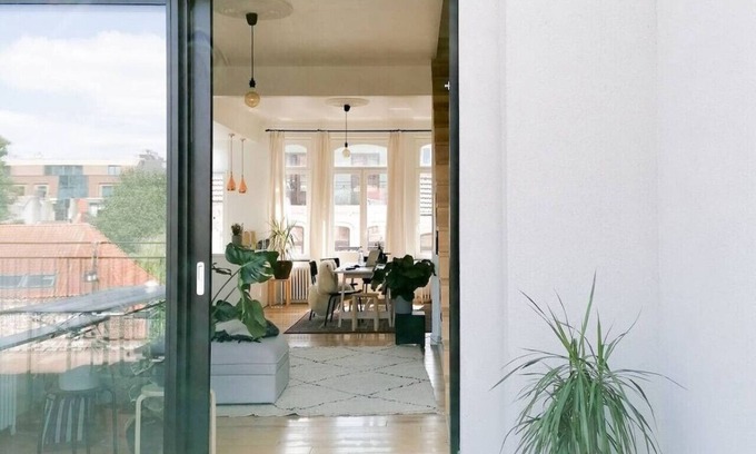 Chatelain Apartment | Beautiful 2 bedroom duplex in le Châtelain