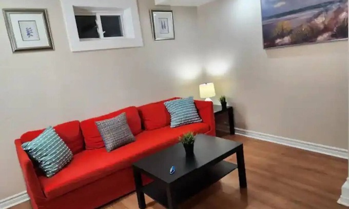 Clarkson-Lorne Park Apartment | Beautiful 2 Bedroom lower Suite in Mississauga