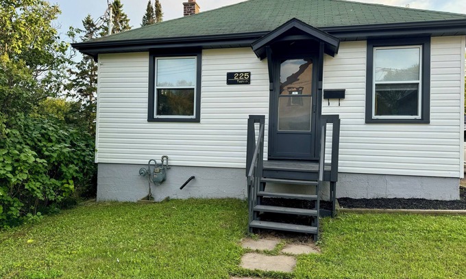 Thunder Bay House | Beautiful 2-bedroom character home in the heart of downtown Thunder Bay