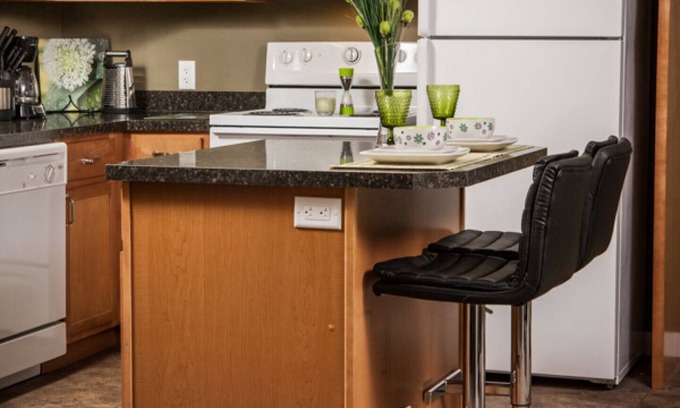Regina Condo | Beautiful 2 Bedroom Suite - Excellent East Regina - Ideal for Work Crews