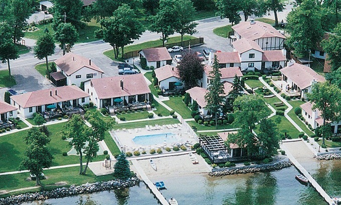 Alexandria Apartment | Beautiful 2 bedroom unit at resort, sleeps 6