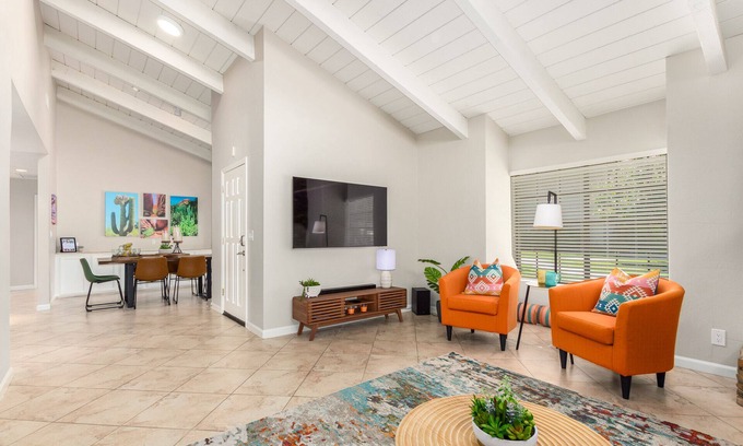 South Scottsdale House | Beautiful 2 Bedroom 2 Bath Scottsdale Townhome