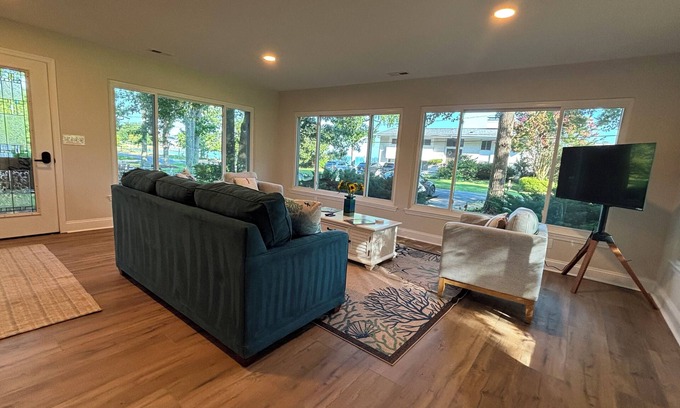 Arundel on the Bay House | Beautiful 2-bedroom water view house in Annapolis