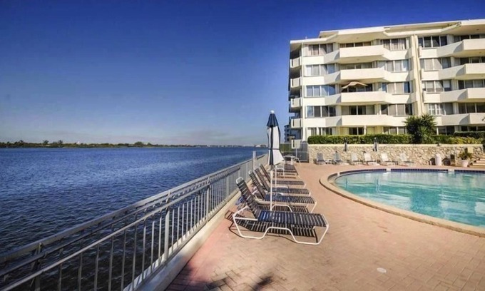 Palm Beach Condo | Beautiful 2 Br. Condo (230344) by Houzlet