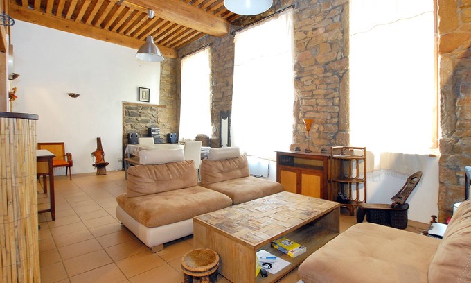 Boucle - Gros Caillou Apartment | Beautiful 2 BR in Croix Rousse, 95 sqm